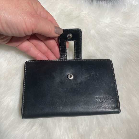 Kenneth Cole calfskin wallet - Picture 6 of 11